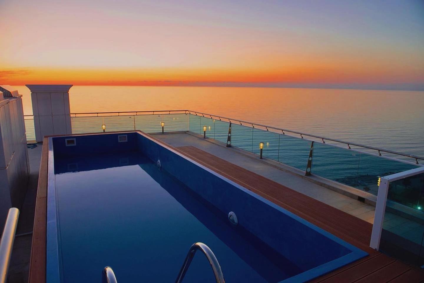 Seagull Beachfront Boutique Hotel 巴统 外观 照片