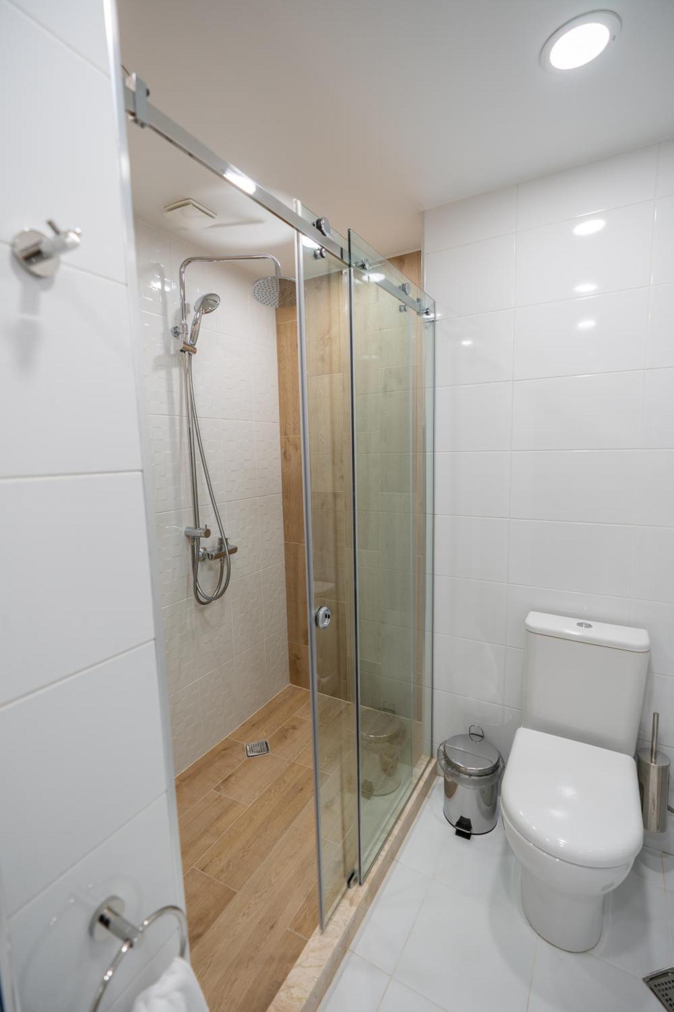 Seagull Beachfront Boutique Hotel 巴统 客房 照片